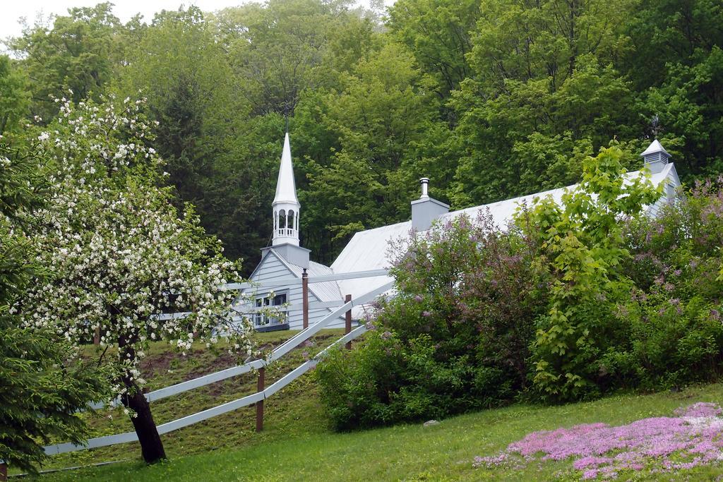 Saint-Sauveur-des-Monts Le Petit Clocher Gite Touristique B & B מראה חיצוני תמונה