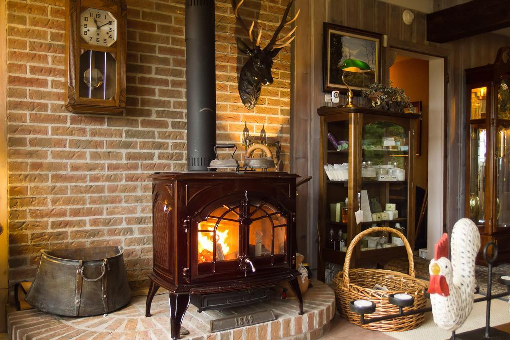 Saint-Sauveur-des-Monts Le Petit Clocher Gite Touristique B & B מראה חיצוני תמונה