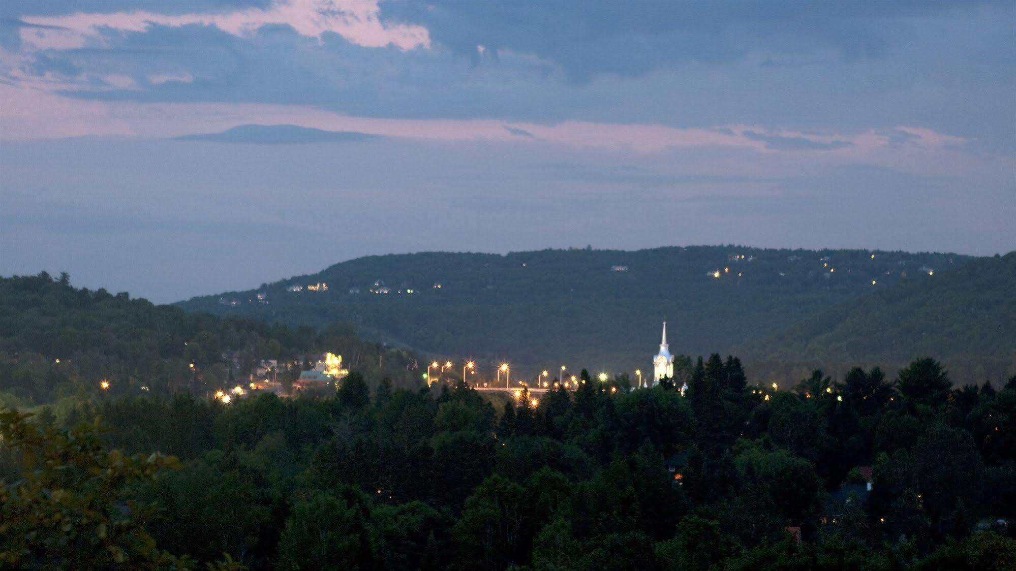 Saint-Sauveur-des-Monts Le Petit Clocher Gite Touristique B & B מראה חיצוני תמונה
