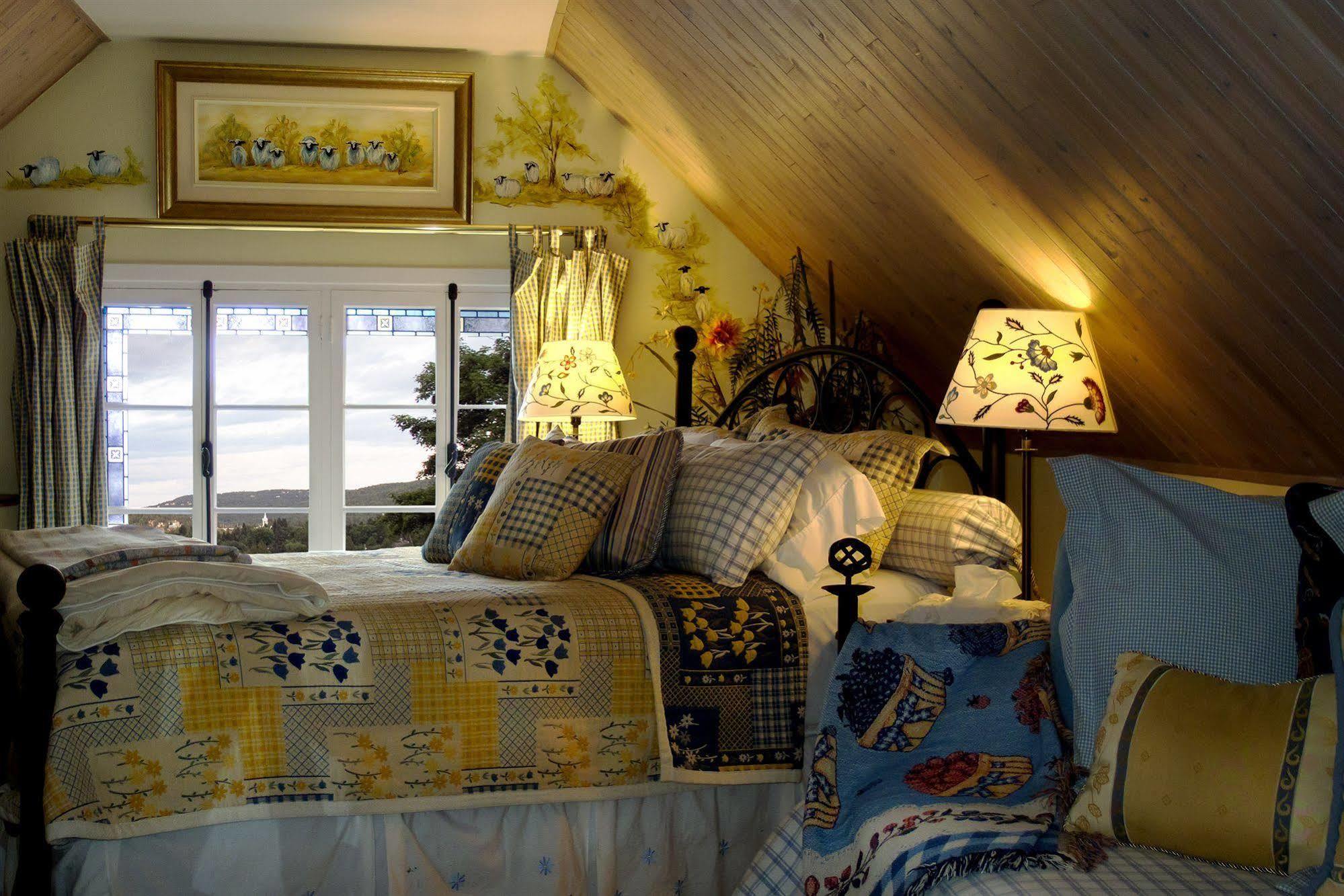 Saint-Sauveur-des-Monts Le Petit Clocher Gite Touristique B & B מראה חיצוני תמונה