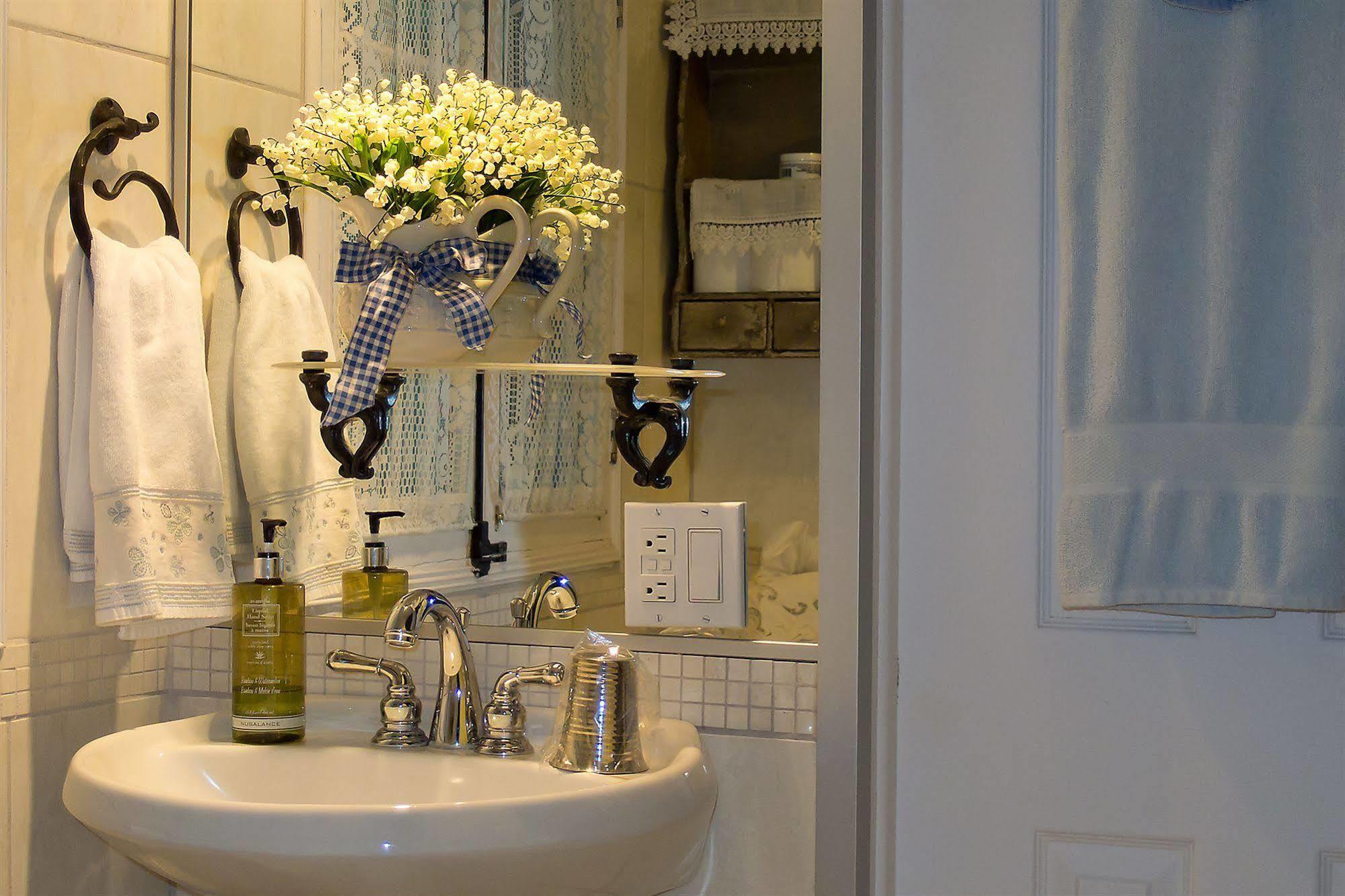Saint-Sauveur-des-Monts Le Petit Clocher Gite Touristique B & B מראה חיצוני תמונה